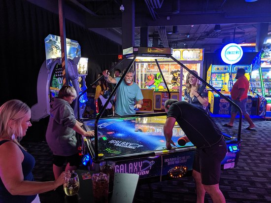 family-air-hockey-4-player